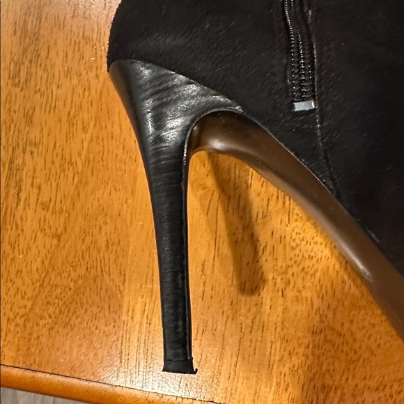 Guess Black Faux Suede, Size 6, Knee-High Women's Boots with Side Zip - Picture 4 of 7